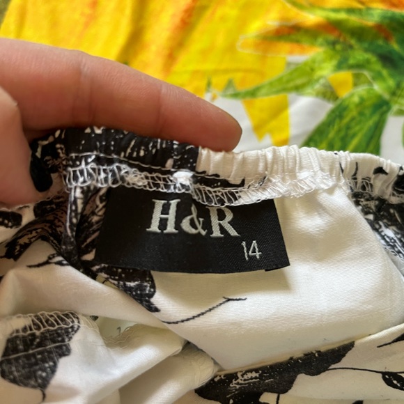 Pin-up Style Dress - Picture 4 of 4